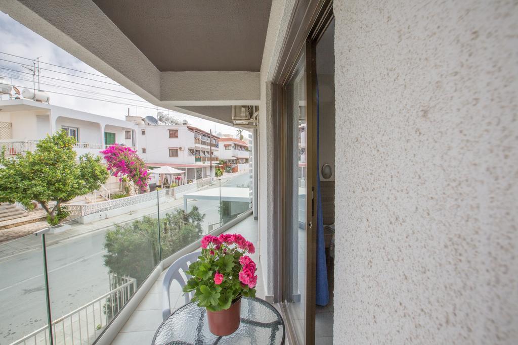 Merab Napa Suites Айя-Напа Экстерьер фото